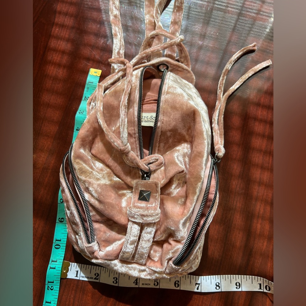 Velvet Pink Backpack - Picture 5 of 6